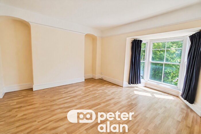 1 Bedroom Flat To Rent In Clifton Place, NP20
