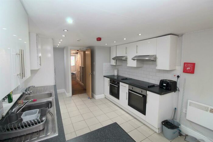 5 Bedroom House To Rent In Rhymney Street, Cathays, Cardiff, CF24