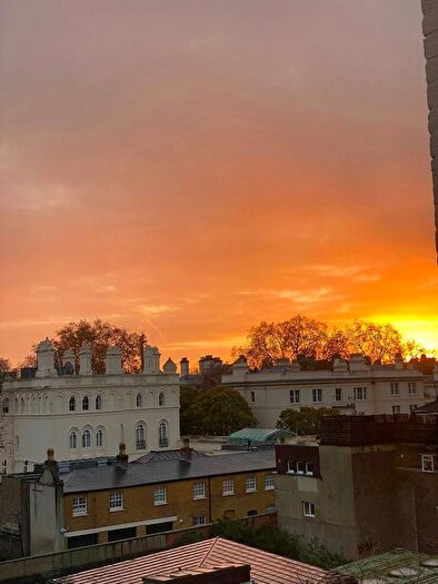 Studio To Rent In Palace Gardens Terrace, Kensington, London, W8