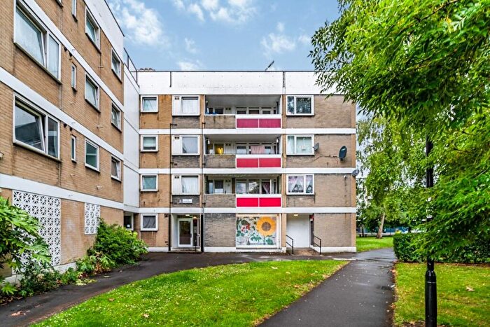 2 Bedroom Flat To Rent In Orchard Lane, Southampton, SO14