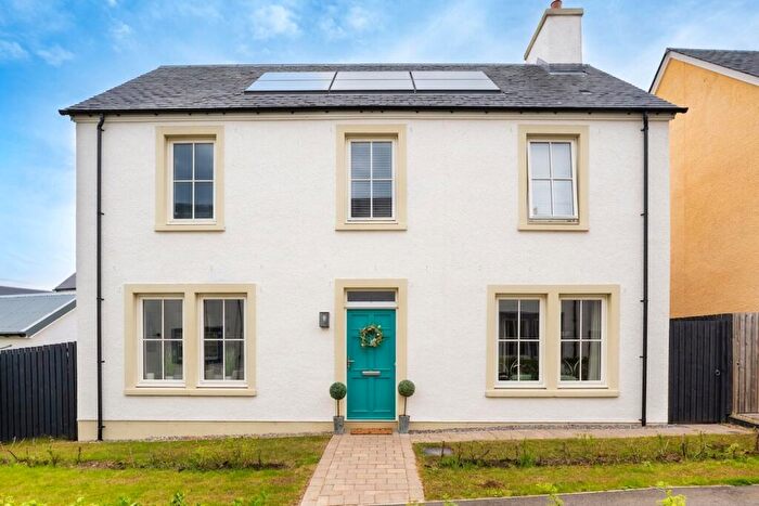 3 Bedroom Detached House For Sale In The Loan, Tornagrain, IV2