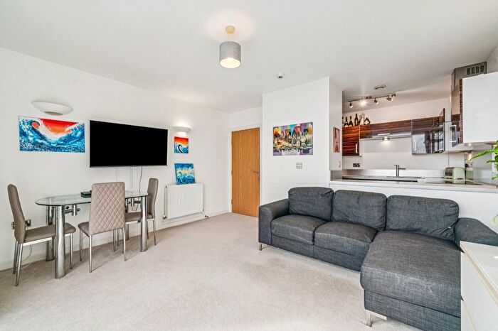 2 Bedroom Flat To Rent In Argento Tower, Mapleton Road, SW18