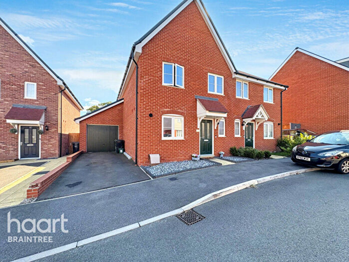 3 Bedroom Semi-Detached House For Sale In Townrow Avenue, Braintree, CM7