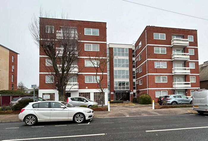 2 Bedroom Flat For Sale In Landseer Court, Carnarvon Road, Clacton-on-Sea, Essex, CO15