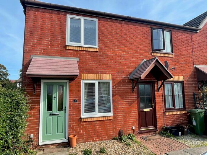 1 Bedroom Terraced House To Rent In Haileybury Gardens, Hedge End, Southampton, SO30