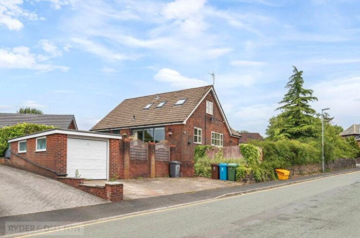 4 Bedroom Detached House For Sale In Rochdale Road, High Crompton, Shaw, Oldham, OL2