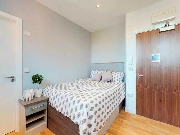 Apartment To Rent In Onyx Residence, Sheffield, #, S2