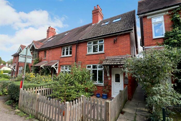 2 Bedroom End Of Terrace House For Sale In Maplehurst - No Chain, RH13