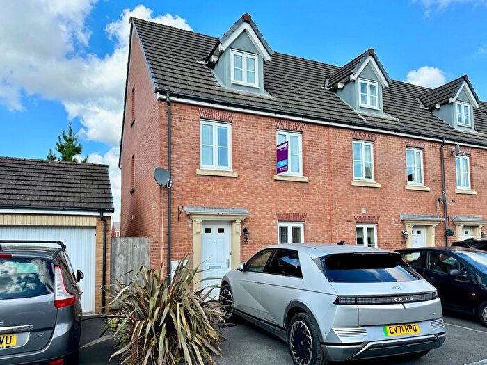 3 Bedroom Town House To Rent In Ffordd Watkins, Birchgrove, SA7