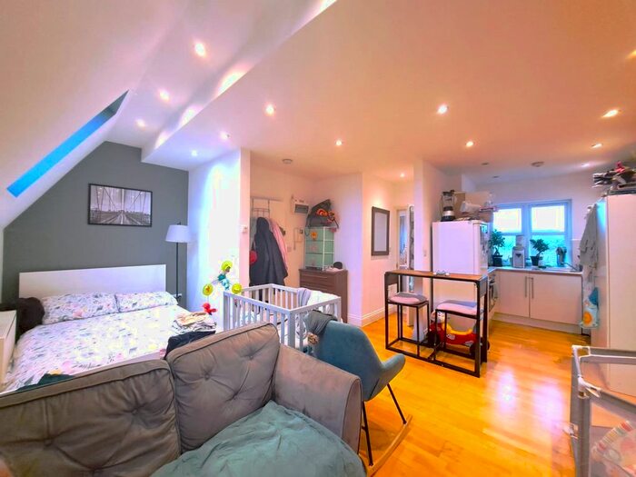 Studio To Rent In Old Oak Common Lane, London, W3