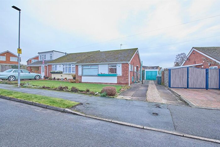 2 Bedroom Semi Detached House For Sale In Alfreton Close, Burbage, Hinckley, LE10