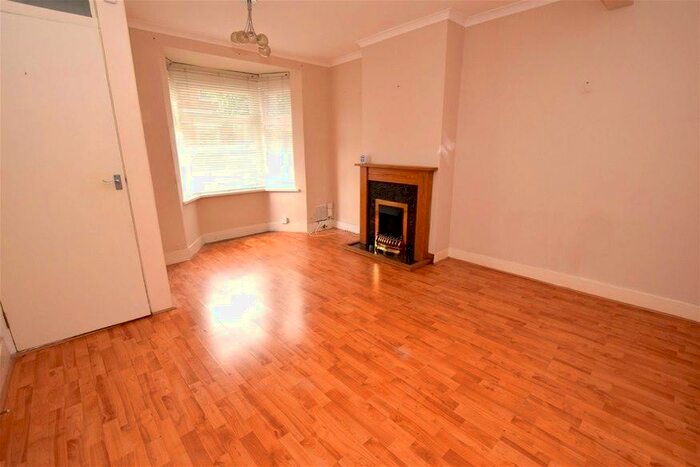 2 Bedroom House To Rent In Worcester Road, Manor Park, E12