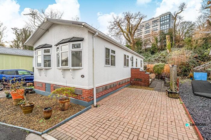 2 Bedroom Mobile/park Home For Sale In Mill Gardens, Blackpill, Swansea, SA3