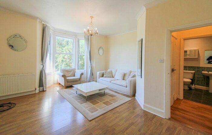 1 Bedroom Flat To Rent In Lower Addiscombe Road, Addiscombe, Croydon, CR0