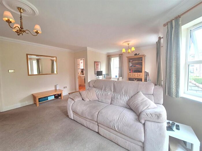 2 Bedroom Flat To Rent In Abbotsmead Place, RG4