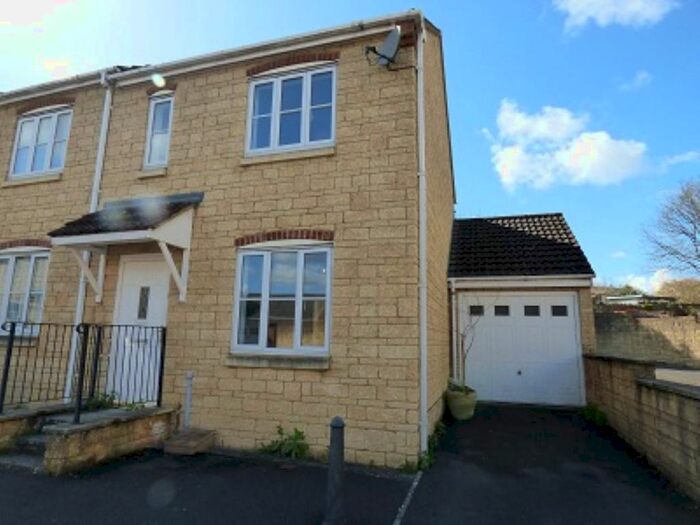 2 Bedroom Property To Rent In Henley Way, Frome, Somerset, BA11