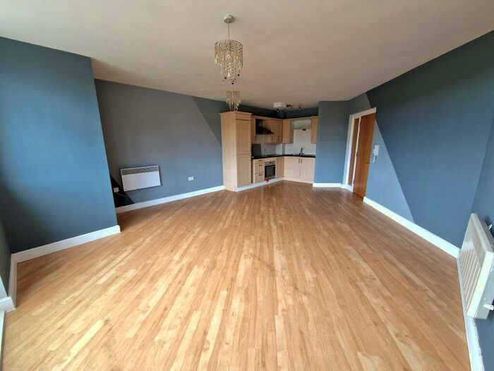 2 Bedroom Flat To Rent In Middlepark Drive, B31