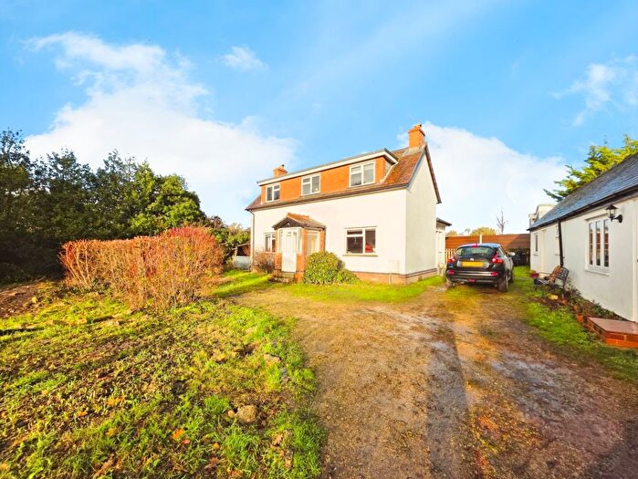 2 Bedroom Detached House For Sale In Oldends, Stonehouse, GL10