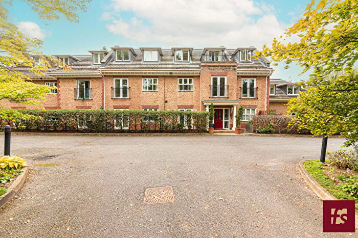 2 Bedroom Apartment To Rent In Ardwell Close, Crowthorne, Berkshire, RG45