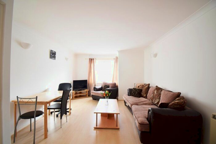 1 Bedroom Flat To Rent In Berthon Street, London, SE8