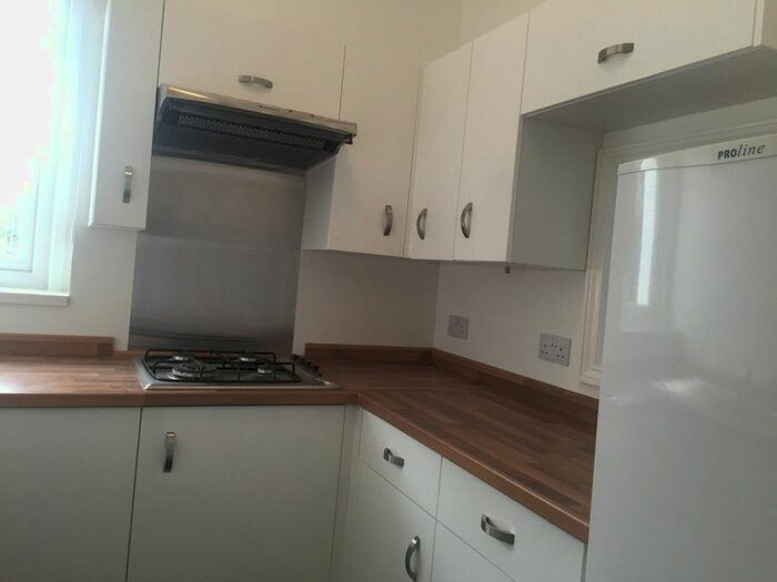 3 Bedroom Flat To Rent In Ivydale Road, Mannamead, Plymouth, PL4