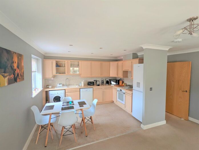 2 Bedroom Flat To Rent In Fairfield Court, Gale Lane, York, YO24