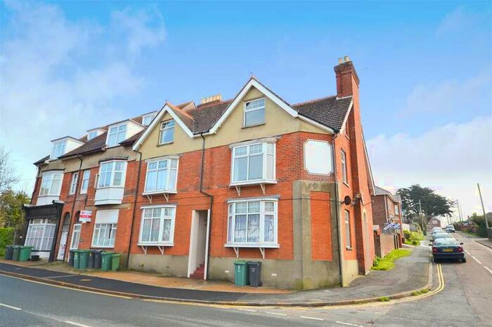 2 Bedroom Maisonette Flat To Rent In Totland, Isle Of Wight, PO39