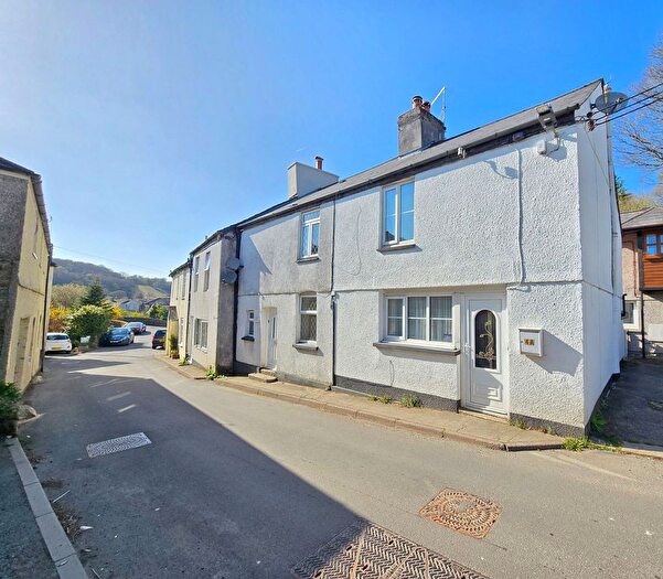 2 Bedroom End Of Terrace House For Sale In Commercial Road, Horrabridge, PL20