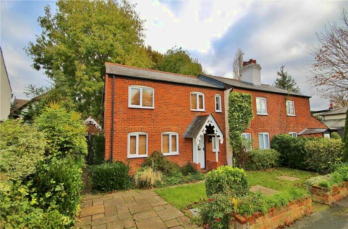 3 Bedroom Semi-Detached House To Rent In Staines Lane, Chertsey, Surrey KT16
