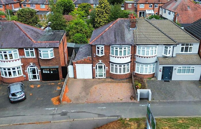 3 Bedroom Semi-Detached House For Sale In Welford Road, Knighton, Leicester, LE2