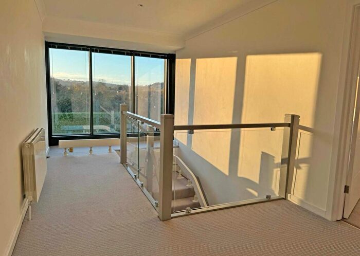 5 Bedroom Detached House For Sale In Wycombe Road, Saunderton, HP27