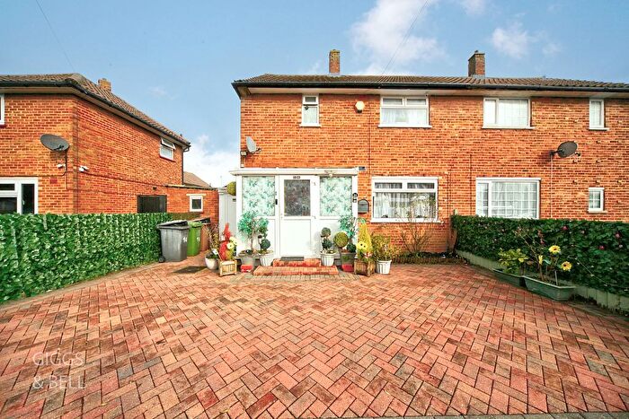 3 Bedroom Semi Detached House For Sale In Luton, Bedfordshire, LU3