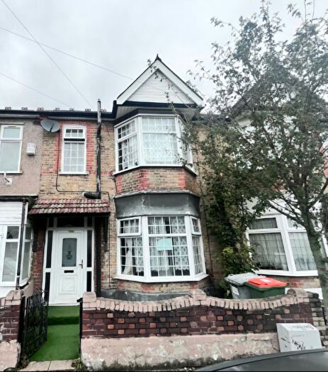 4 Bedroom Terraced House To Rent In Masterman Road, London, E6