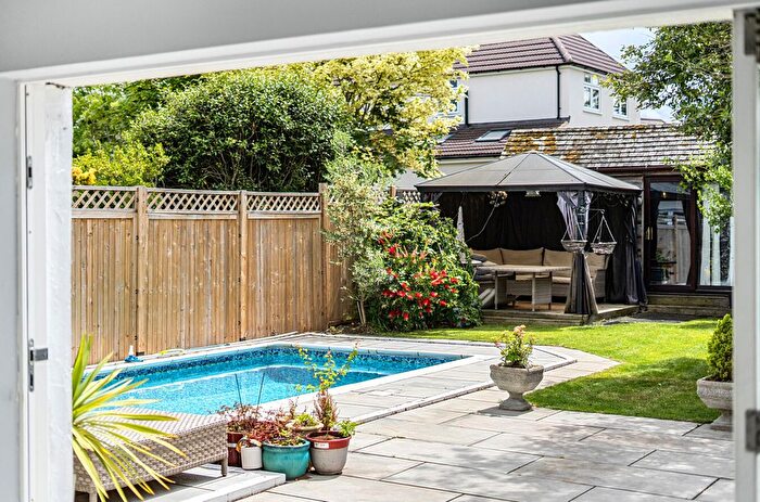 4 Bedroom Detached House For Sale In The Grove, Bexleyheath, Kent, DA6