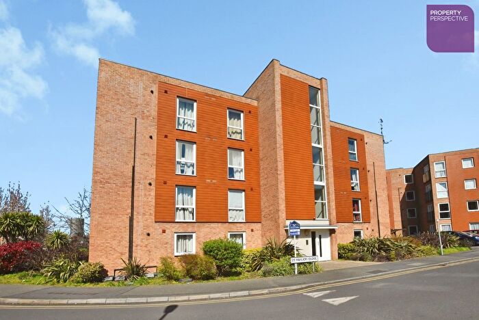 2 Bedroom Flat For Sale In Pavilion Close, Leicester, LE2