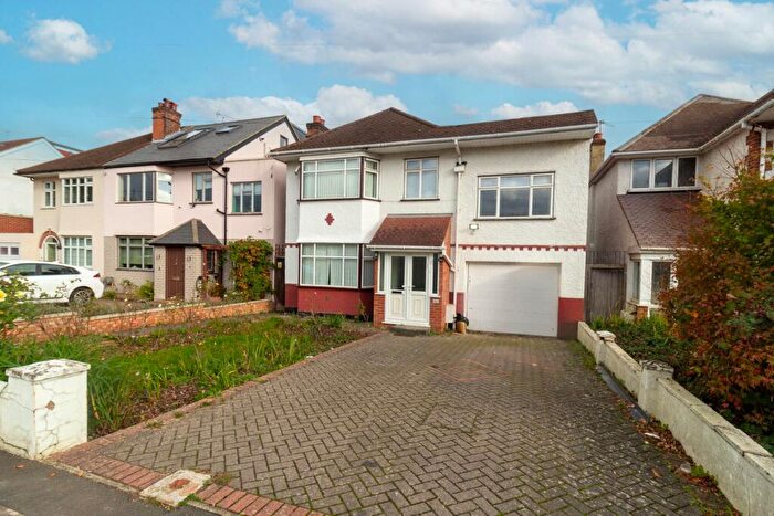 4 Bedroom Detached House To Rent In Broadfields Avenue, Edgware, HA8