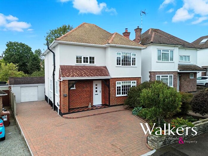 3 Bedroom Detached House For Sale In Surman Crescent, Hutton, Brentwood, CM13