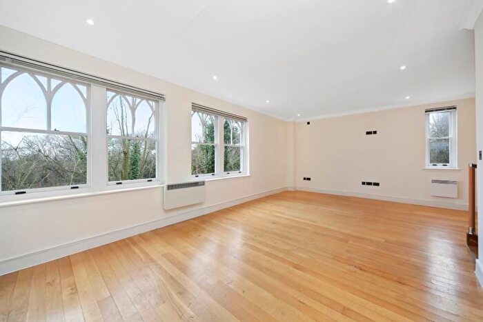 3 Bedroom Property To Rent In North End Road, Hampstead, NW3
