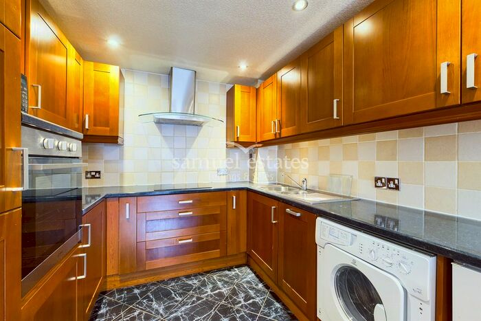 1 Bedroom Flat To Rent In Roger Dowley Court, Bethnal Green, E2