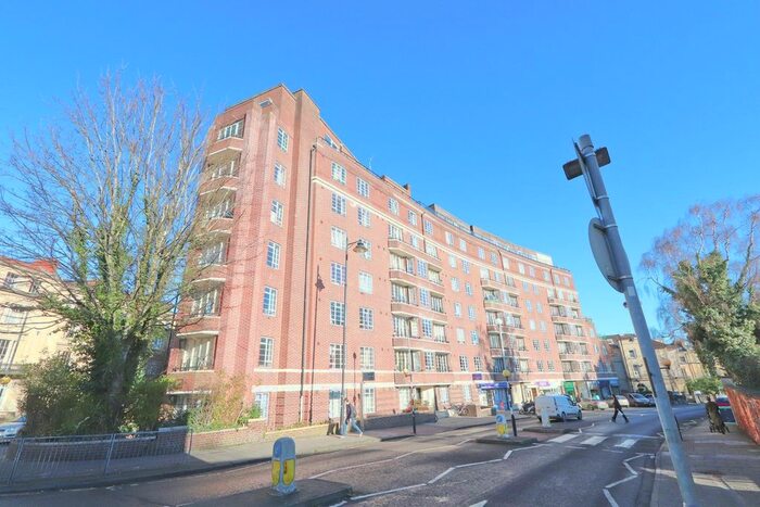 2 Bedroom Property To Rent In Queens Road, Clifton, Bristol, BS8