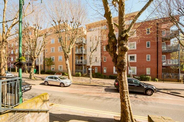 1 Bedroom Apartment To Rent In Kirkdale Road, Leytonstone, E11