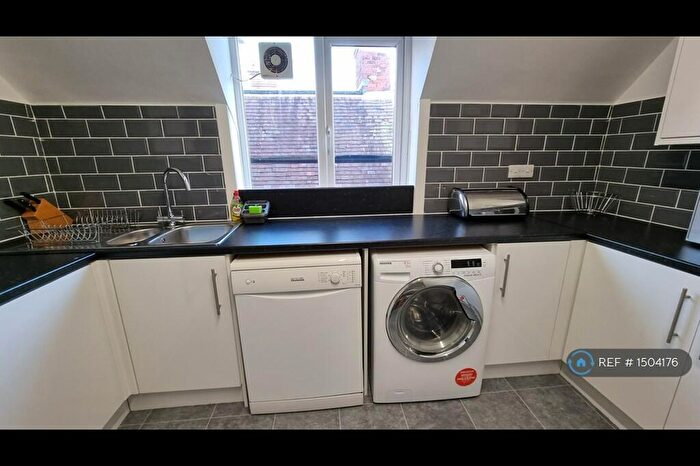 2 Bedroom Flat To Rent In Earlsdon, Coventry, CV5