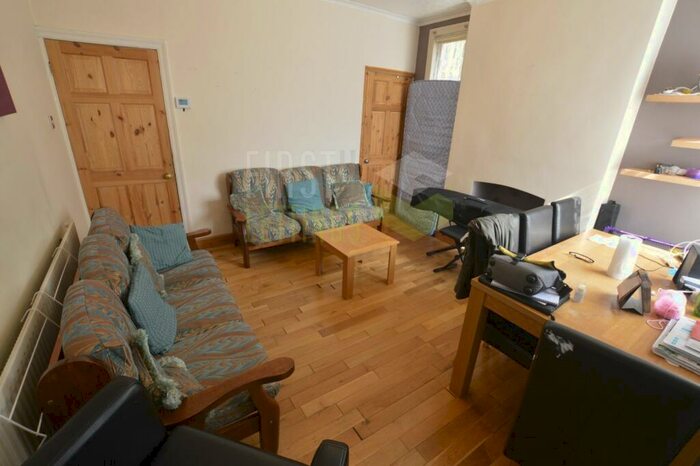 4 Bedroom House To Rent In Lorne Road, Clarendon Park, LE2