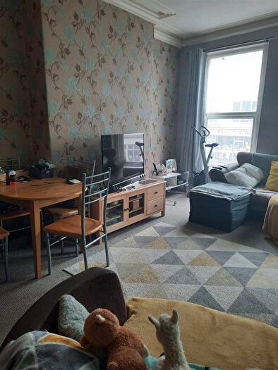 2 Bedroom Flat To Rent In Marine Road, Pensarn, Abergele, LL22