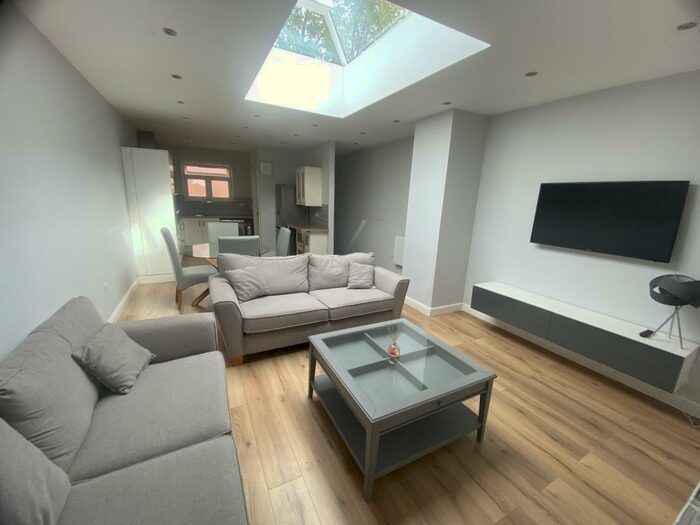 2 Bedroom Apartment To Rent In Rectory Road, Sutton Coldfield, B75