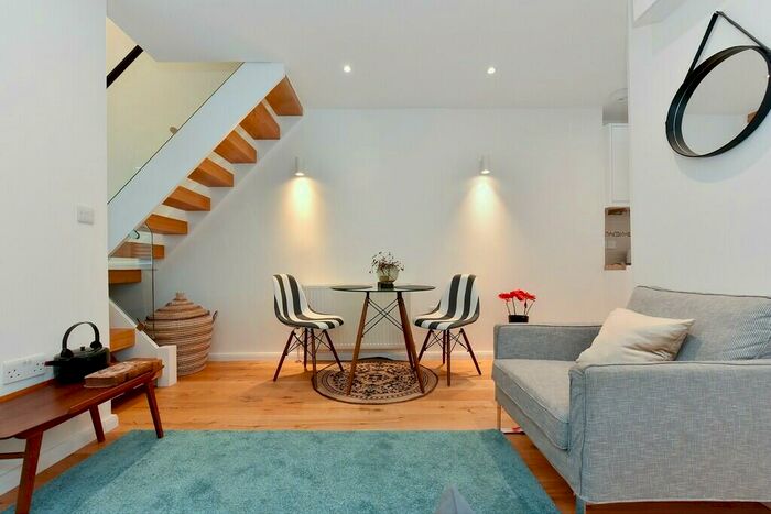 1 Bedroom Flat To Rent In Gunter Grove, Chelsea, SW10