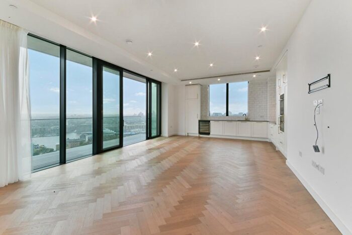 3 Bedroom Flat To Rent In Gauging Square, London Dock, London, E1W