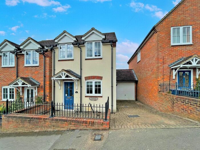 3 Bedroom Property To Rent In Frances Street, Chesham, HP5