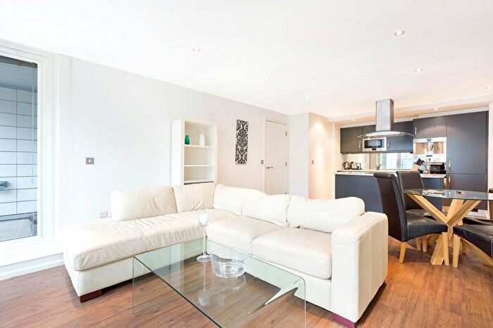 2 Bedroom Apartment To Rent In The Oxygen Apartments, Western Gateway, London, E16