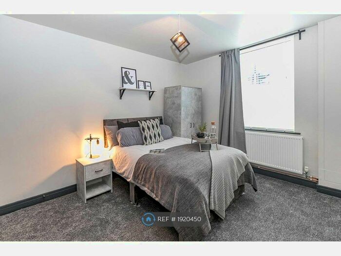 2 Bedroom Flat To Rent In Somerset House, Birkenhead, CH42